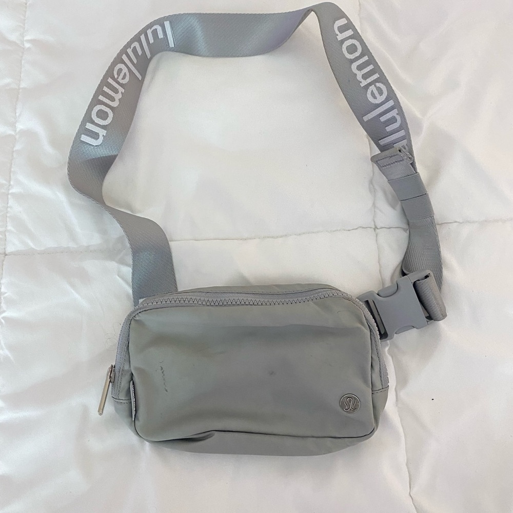 lululemon belt bag